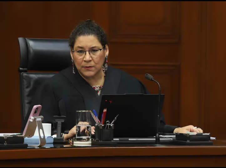 A Lenia Batres no le caben los asesores: pide más espacio en la Corte… y desata polémica