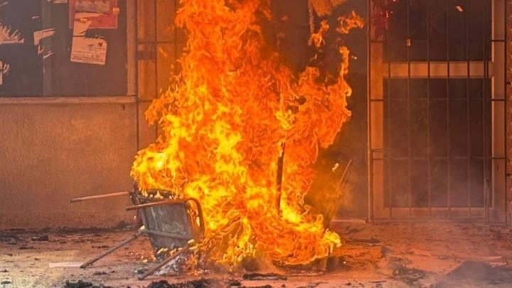 Caos en la UniAtlántico: prenden fuego y causan destrozos por elecciones del nuevo rector