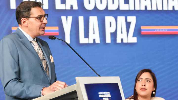 Quienes invocan guerra "no saben lo que es el eco de una bomba", asegura Marco Manocchio Manocchio