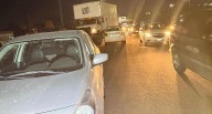 Choque entre camión y autos congestiona Periférico en zona Lago 1 de Morelia