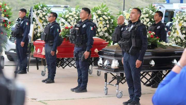 Trasladan a Parral cuerpo de policía estatal caída en enfrentamiento en Moris