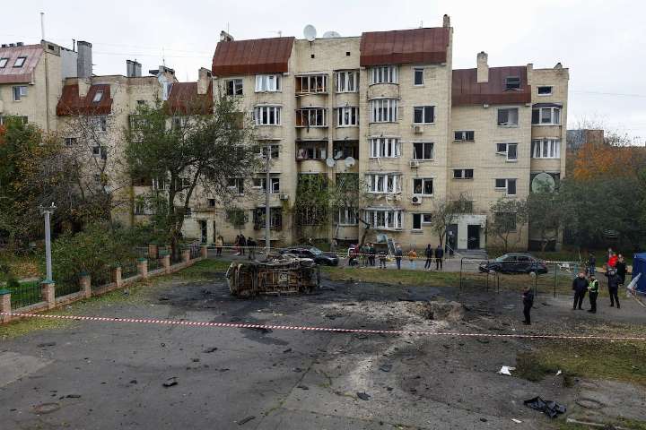 EU joins U.S. in imposing more sanctions on Russia to push Putin into ending Ukraine war