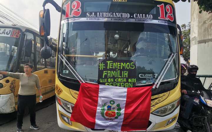 Paro de transportistas se amplía a 48 horas