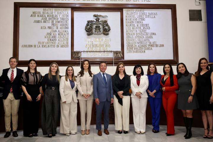 Con letras de oro Guadalajara celebra el centenario de la refundación de la Universidad de Guadalajara