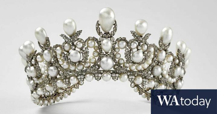 The 48 hours that will determine the fate of Louvre’s stolen jewellery