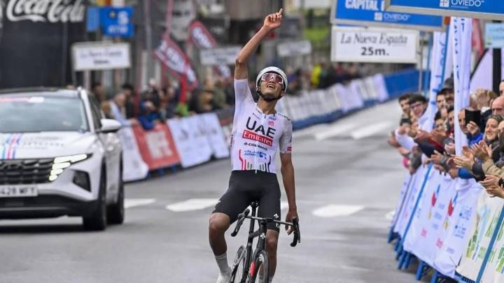 Isaac del Toro cierra temporada con la quinta posición del Giro de Lombardía