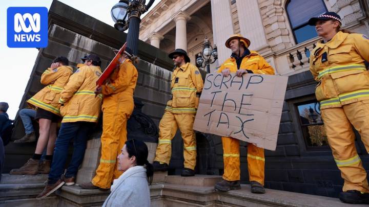 Victorian volunteer firefighter numbers grow despite levy angst