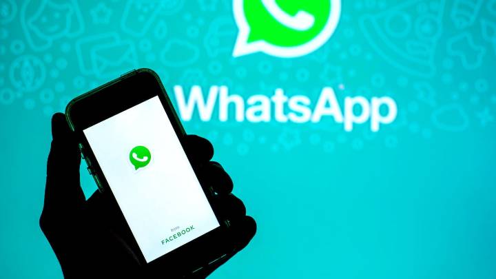 Desactivando esta función de WhatsApp puede evitar que la memoria de su celular se sature con fotos o videos innecesarios