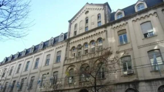 Una explosión en un colegio de Palermo dejó tres alumnos heridos con quemaduras