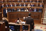 El “no” del presidente y otros cuatro votos telemáticos muestran el giro del PSOE en una iniciativa para auditar las pulseras antimaltrato