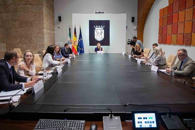 El Consejo de Gobierno aprueba ayudas de entre 5.500 y 24.300 euros para fomentar las contrataciones indefinidas
