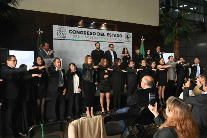 Rinde protesta en Congreso Federación de Jóvenes Abogados