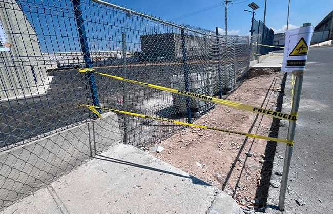 Enfrenta Mahle multa por construcción ilegal; destruyen 10 metros de banqueta