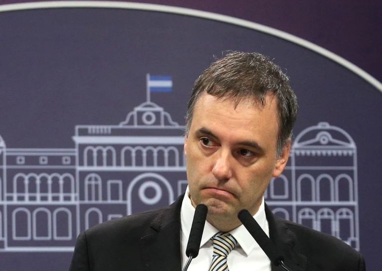 Adorni desmintió a Trump