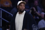 Kevin Durant Goes Off on Suns for Trade Attempt Behind His Back in Netflix Series Kevin Durant's unfiltered reaction on the Phoenix Suns desperate attempt to sent him back to the Warriors unveil in la