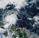 El potente huracán Melissa toca tierra en Jamaica con categoría 5