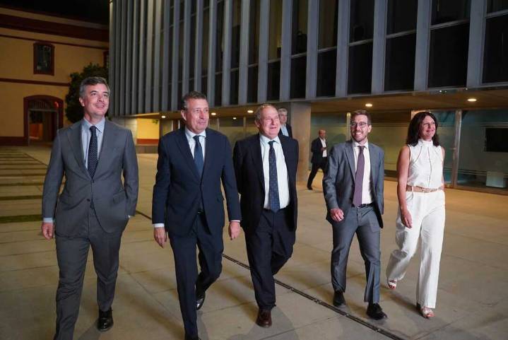 Fernández presenta al ministro Hereu la apuesta de la Diputación por un turismo sostenible