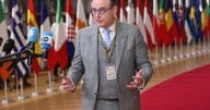 Líderes de la UE acuerdan futuros fondos para Ucrania; poco progreso en plan para usar activos rusos