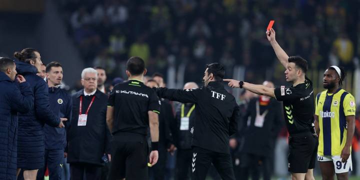 Los detalles del escándalo que sacude el fútbol turco: la razón por la que 152 árbitros están bajo investigación