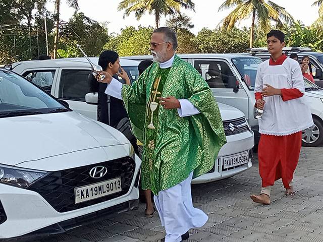Mangaluru: Blessing of vehicles held at St Teresa Church, Paldane