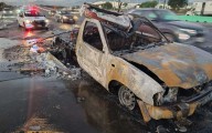 Fuego consume camioneta mientras circulaba por la autopista al Aeropuerto en Guadalupe; tripulantes salen ilesos