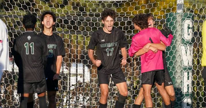 Suburban Life boys soccer notebook: Glenbard West preparing for regional rematch with district rival