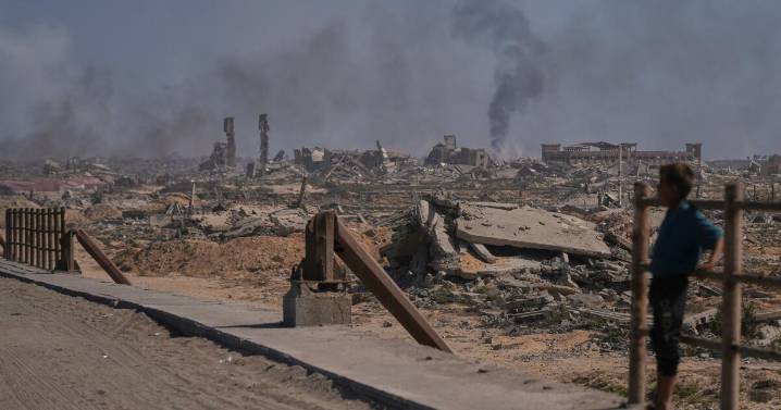 Israeli strikes kill 41 Palestinians in Gaza as Hamas weighs Trump's peace proposal