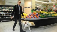 Denuncian a un falso ciego que cobró más de un millón de euros en ayudas durante 50 años en Italia