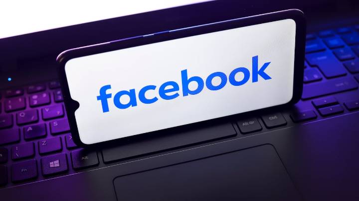 Facebook lanza una función de inteligencia artificial que sugiere publicaciones personalizadas según la galería del usuario