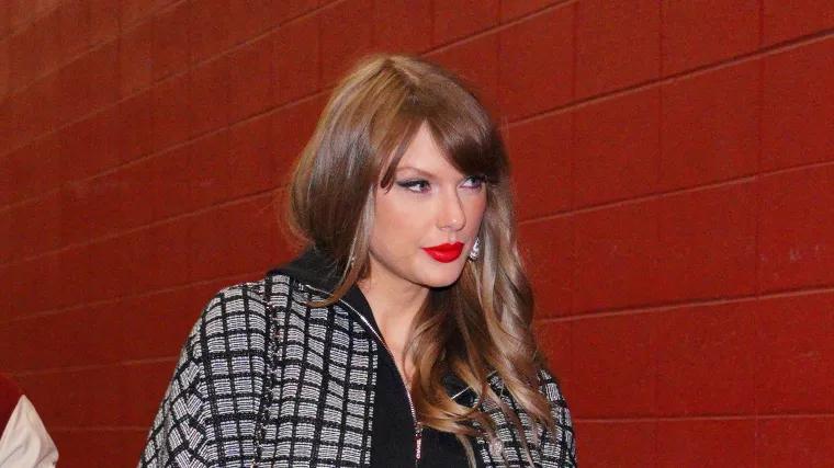 Is Taylor Swift at Chiefs vs. Jaguars today? Updates on if star is watching Travis Kelce in NFL Week 5 'MNF' game