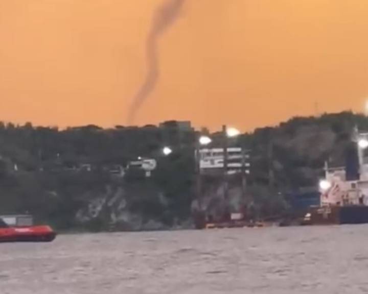 ¡Mar y cielo en un solo cuadro! Taganga fue testigo de un remolino tan hermoso como inesperado”
