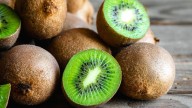 Eating 2 to 3 kiwis a day can relieve chronic constipation, according to new dietary guidelines