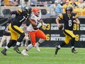 Aaron Rodgers throws for 2 TDs as Steelers continue home dominance of Browns in 23