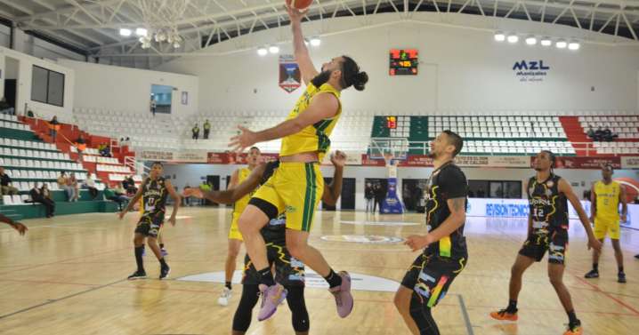 Primera alegría para Sabios en la Liga de Baloncesto: superó a Caribbean Storm, este viernes vuelven a jugar