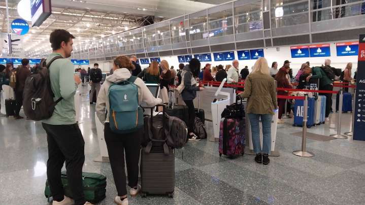 Unpaid but still on the job, MSP air traffic controllers call for end to federal government shutdown