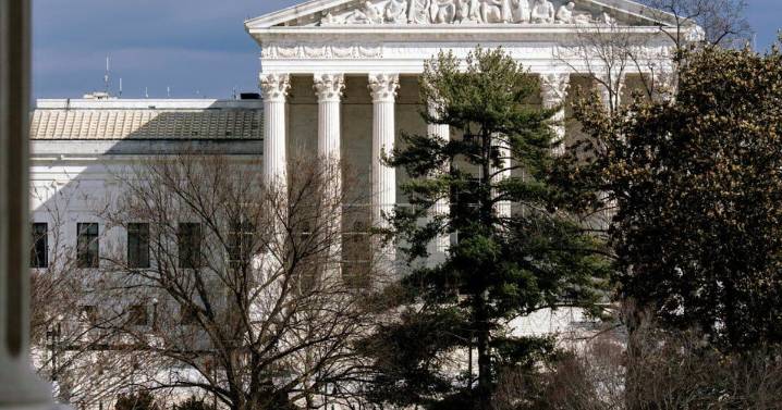 Four Republicans vote with Democrats to nullify Trump’s tariffs on Canada