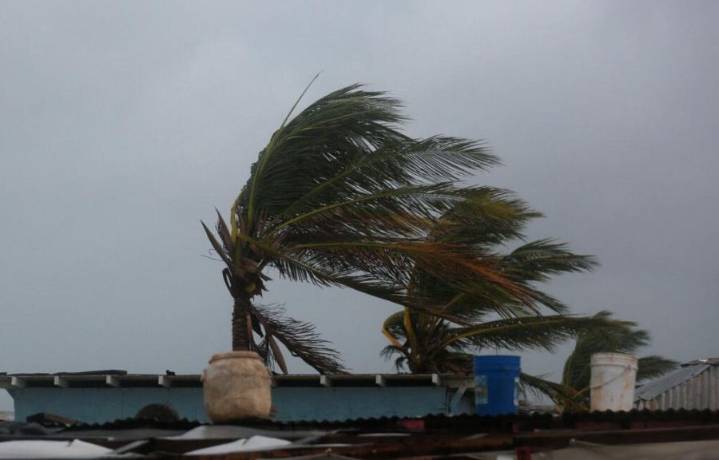 Huracán “Melissa” impacta Jamaica con vientos y lluvias torrenciales