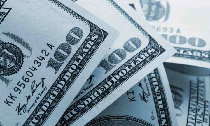 Precio del dólar del 27 de octubre subió cerca de 2 bolívares