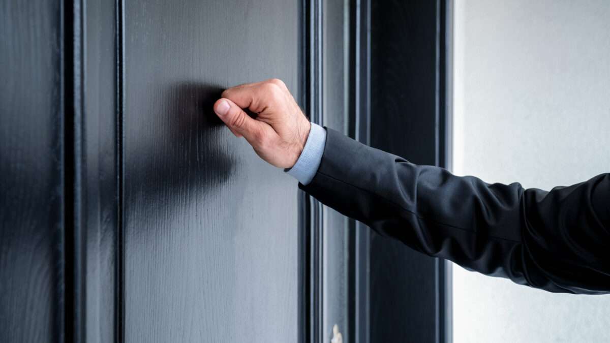 Brickbat: Officer Unfriendly