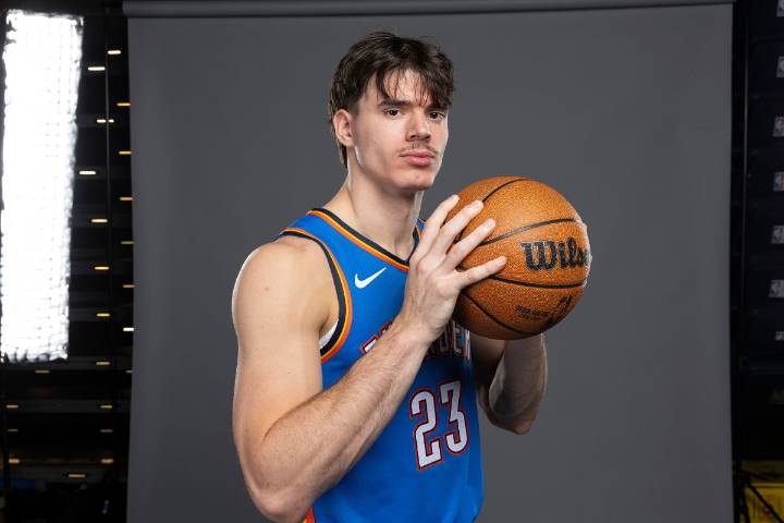 Who Is Brooks Barnhizer? All About His Parents, Ethnicity, Career & More Everything to know about Brooks Barnhizer. His parents, ethnicity, career highlights, and how the Thunder rookie is shaping up 
