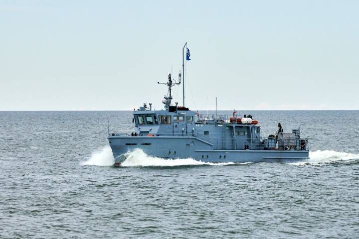 Advierten sobre el riesgo del paso de buques ‘fantasma’ rusos por Canarias