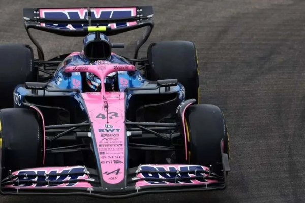 Como el año pasado, Colapinto tuvo una gran largada en el GP de Singapur y escaló tres posiciones