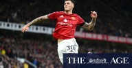 Manchester United wins and Arsenal moves to the top of English Premier League