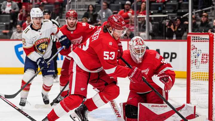 Detroit Red Wings win third straight, beat Florida Panthers, 4