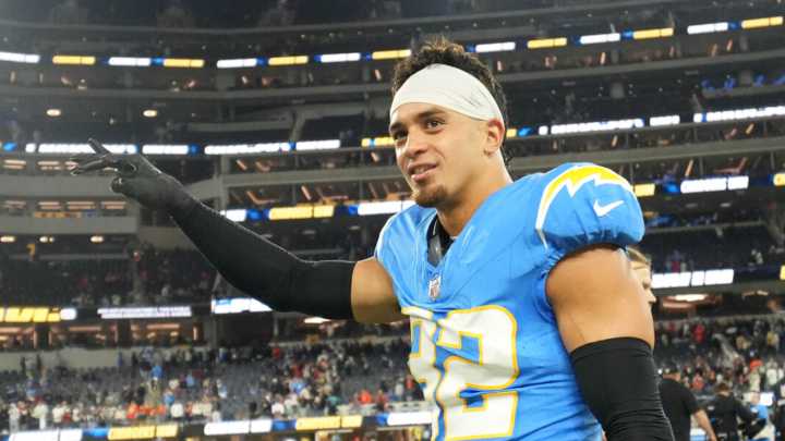 Ravens make desperation trade to shake up struggling defense