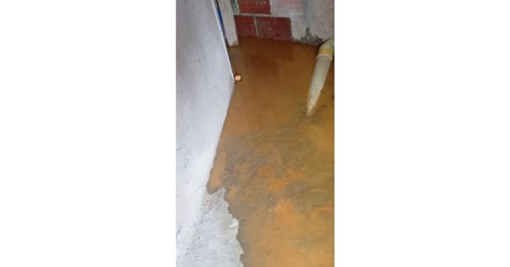 Tras denuncias ciudadanas, Empocaldas atendió ruptura de tubería que afectaba a vecinos en Aguadas