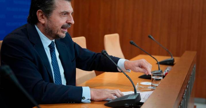 El portavoz del PP en el Parlamento andaluz reitera que los partidos de izquierdas "fracasaron" en la manifestación del cribado