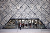 Mañana reabre el Louvre tras robo sin resolver