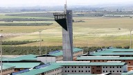 Tres funcionarios agredidos por un interno en la prisión de Morón de la Frontera