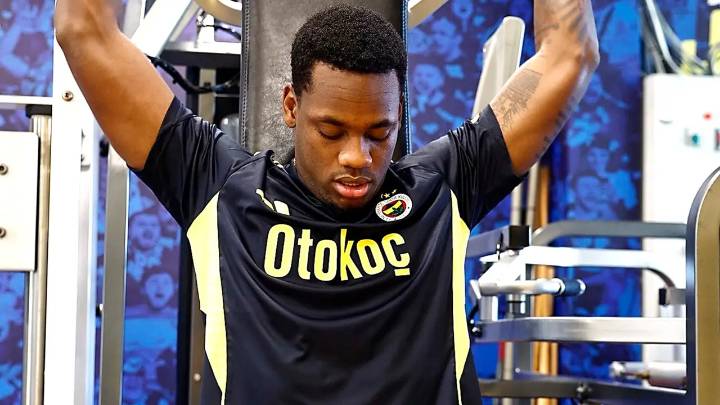 A John Jáder Durán le aparece nueva complicación en Fenerbahce y no es su lesión